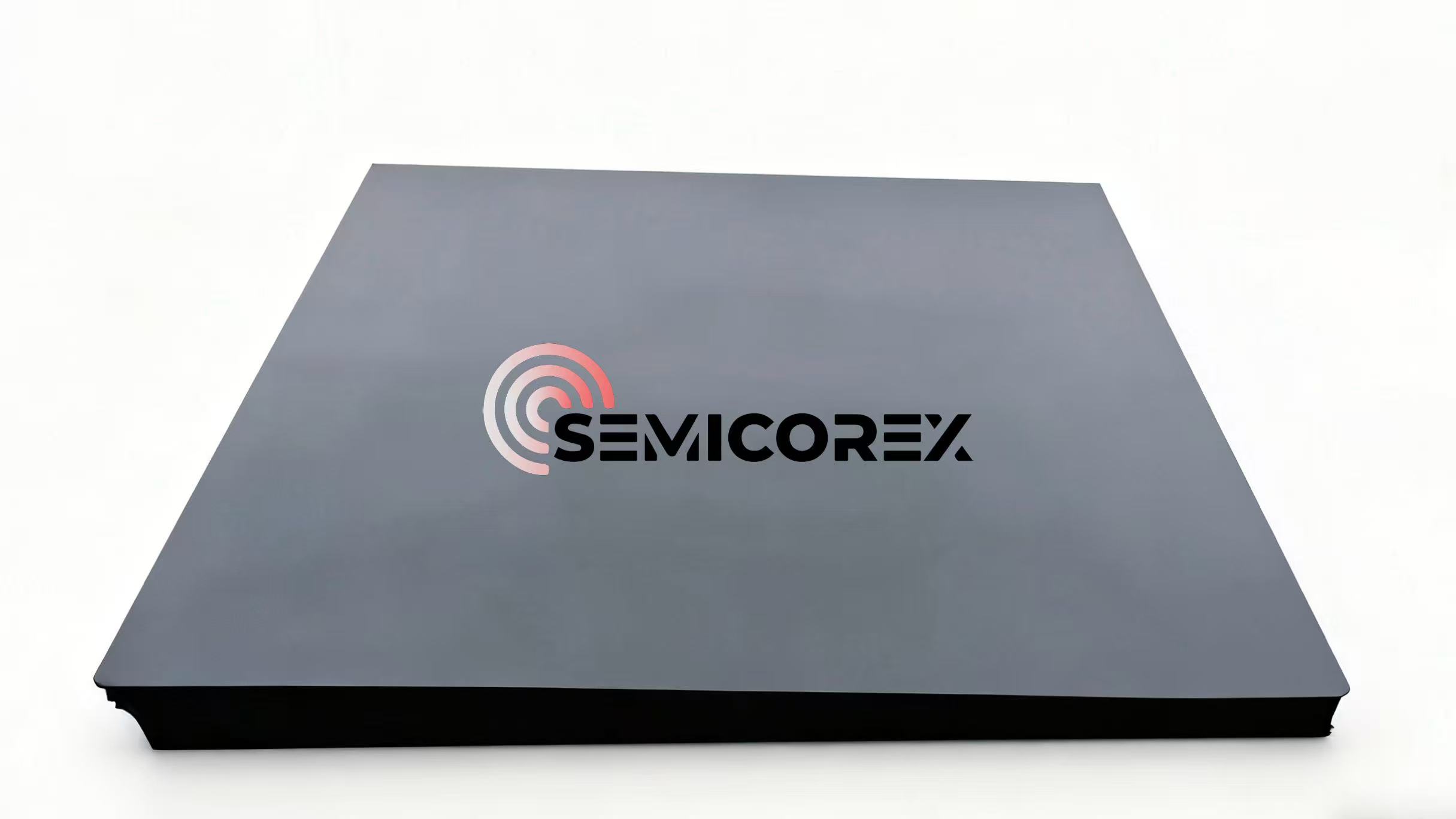 कालो एल्युमिना सिरेमिकका विशेषताहरू के हुन्?