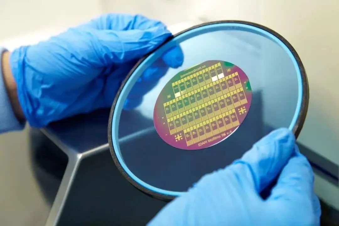 वेफर बन्धन प्रविधि के हो?