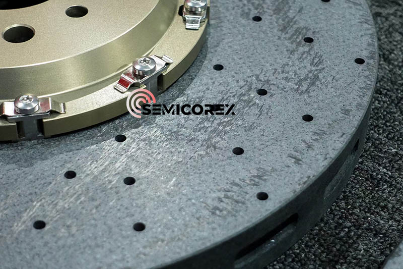 कार्बन-सिरेमिक कम्पोजिट ब्रेकिङ प्रणालीको विश्लेषण